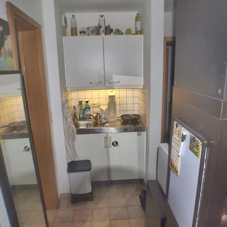 Spaciges Mit Eigenem Parkplatz Apartmán